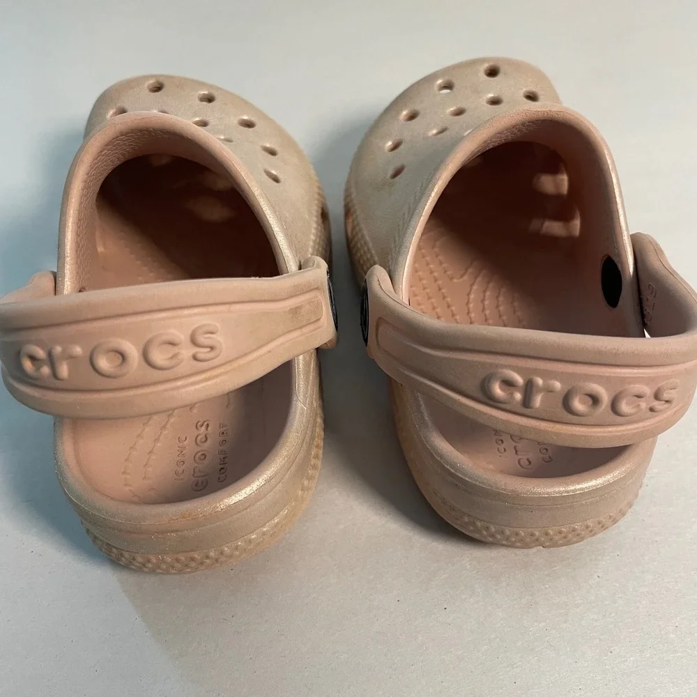 Crocs Baby‎ Girl's Light Pink Rubber Warm Weather Clogs Child Size 7